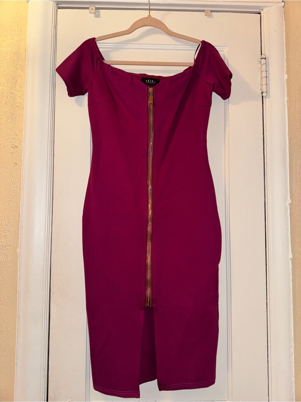 NWT - Large AKIRA Magenta Off-Shoulder Midi Dress with Gold Zip